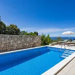 Mely Makarska