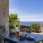 Mely Makarska