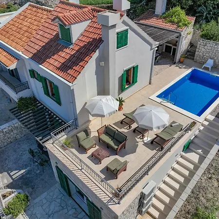 Holiday home Mely Makarska